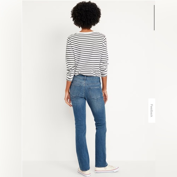♥️CLOSET CLEAROUT♥️ Old Navy Medium Wash Mid Rise Bootcut Jeans - Picture 3 of 7